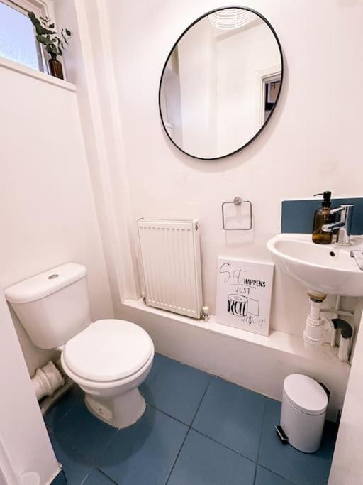Bright & Spacious Split Level Flat In Kennington London Exterior photo