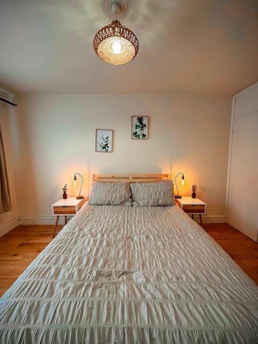 Bright & Spacious Split Level Flat In Kennington London Exterior photo