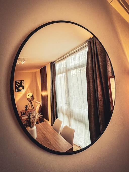 Bright & Spacious Split Level Flat In Kennington London Exterior photo
